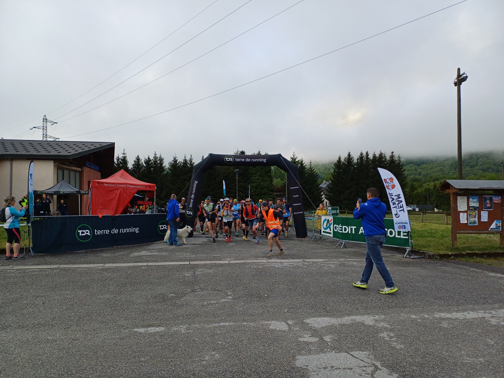 Départ course sous un temps mitigé