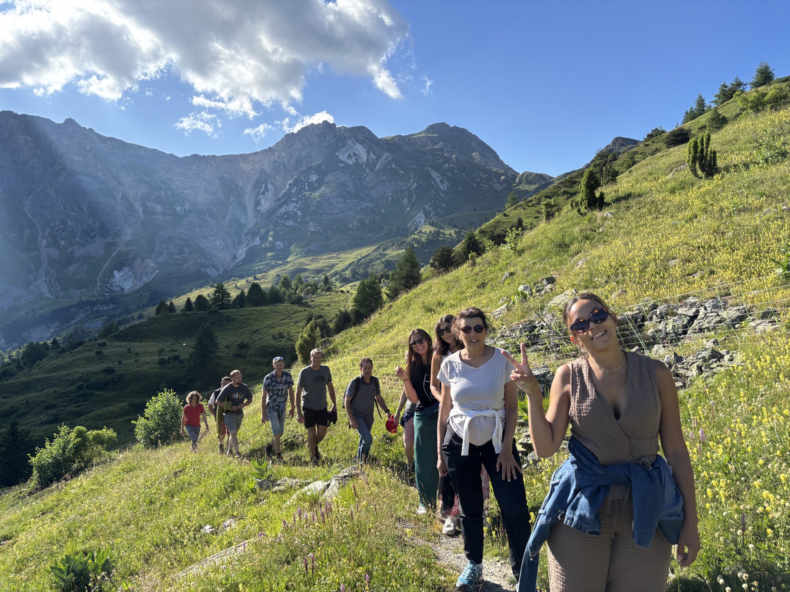 groupe de marcheurs en journée à Beaune