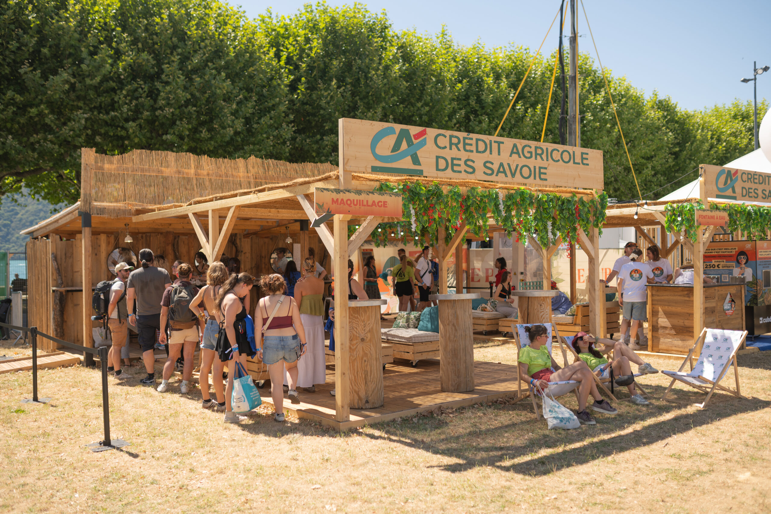 Notre stand CA des Savoie avant la foulée de monde.